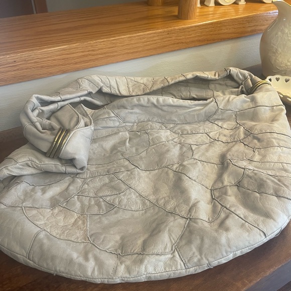 The softest gray leather De.De bag. - Picture 12 of 16